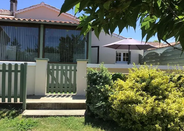 Perfect Getaway For A Family Ferienhaus Saint-Fraigne